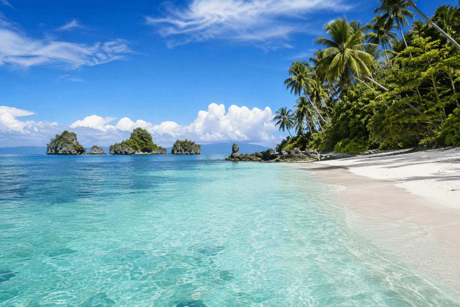 10 Pantai Indah di Luwuk Banggai yang Harus Masuk Bucket List